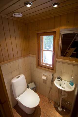Лоджи Arctic Circle Wilderness Resort Викаярви Трехместный номер с собственной ванной комнатой-5